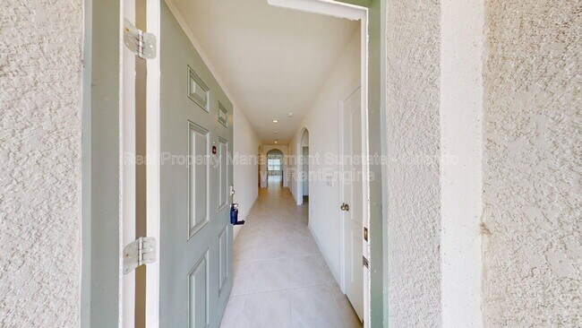 Foto del edificio - 2116 Silver Brk Wy