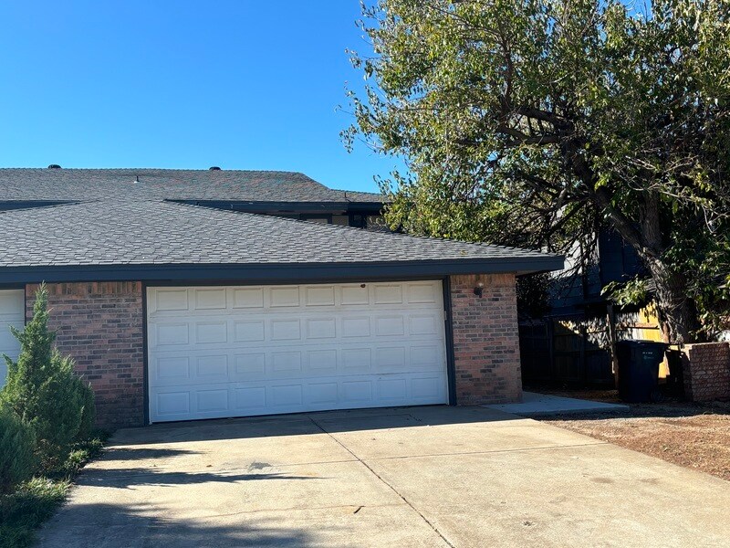 Primary Photo - 7215 Edenborough Dr