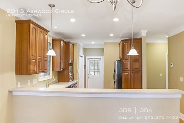Building Photo - 2013 Ashwood Circle