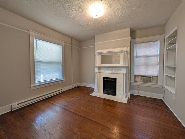 Photo - 218 Warwick, Unit A Apartment