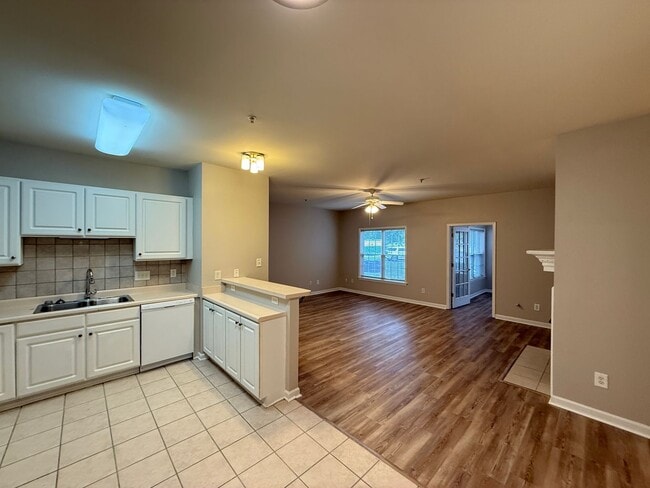 Building Photo - 6941 Hanesbrook Cir