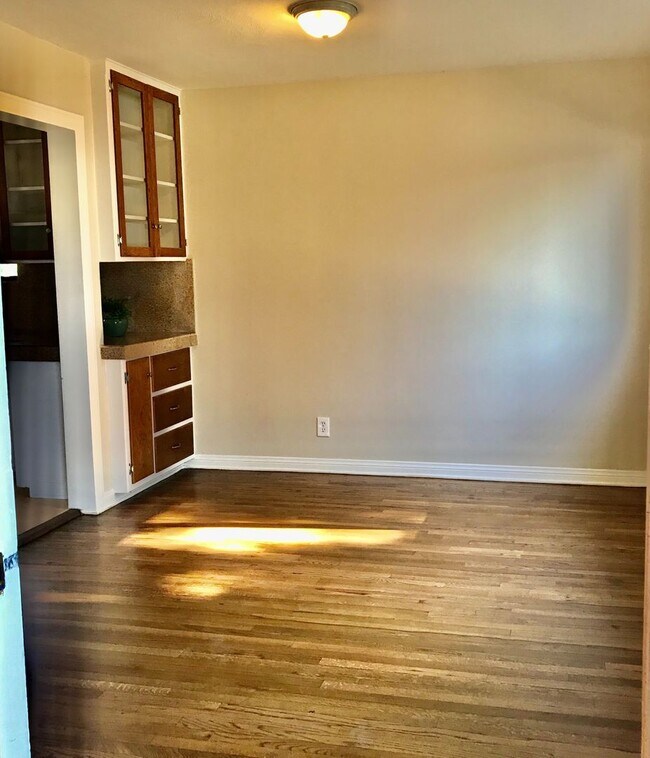 Foto del edificio - 4930-4930 Sawtelle Blvd