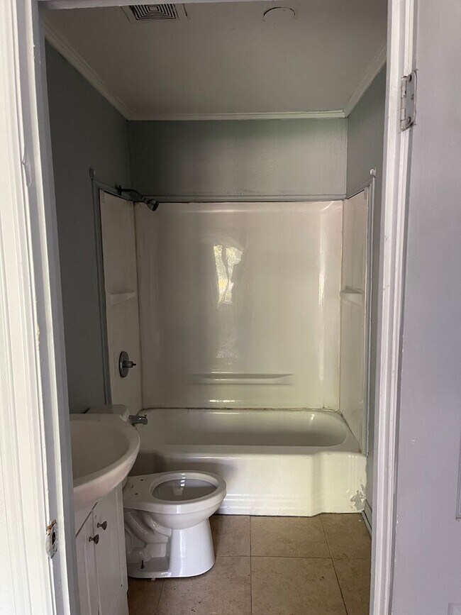 Foto del edificio - 405 W 76th St