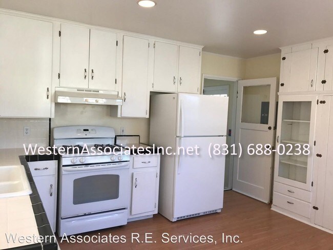 Building Photo - 3 br, 1 bath Apartment - 2225 Mattison Ln. #A