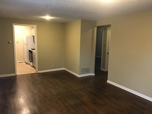 Foto del edificio - {8146} Charming Waldo Ranch + Hardwood Flo...