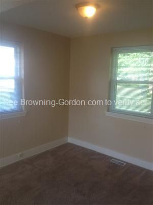 Building Photo - Cute and convenient duplex available!!