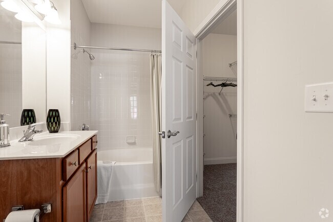 2BR, 2BA - The Commons at Boston Road