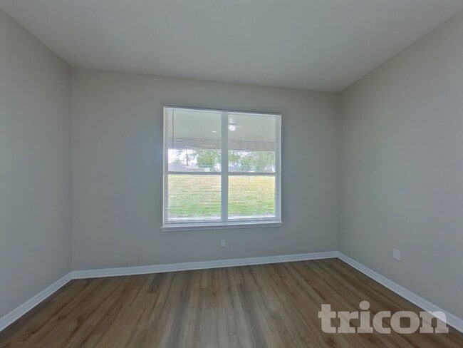 Building Photo - 3410 Starbird Dr