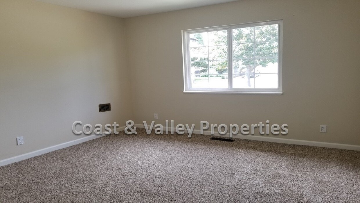 Foto principal - Lovely South Salinas Home!