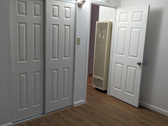 Building Photo - 15 Montalvin Dr