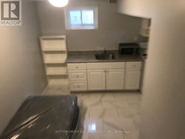 Photo du bâtiment - 1563 Albion Rd