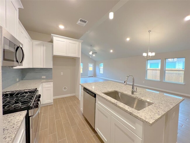 Building Photo - 208 Comet Pointe Dr
