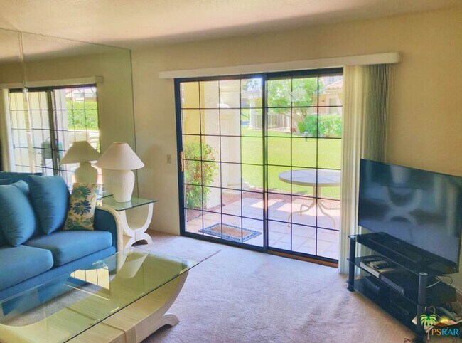 Foto del edificio - 2701 E Mesquite Ave