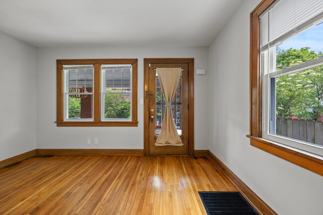 Building Photo - 291-293 Olentangy Street
