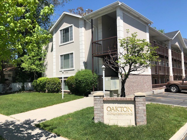 Oakton Condominiums - 598 N 100 W