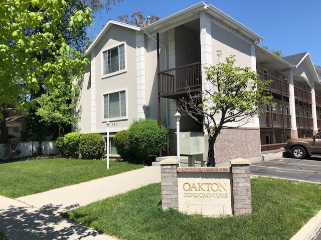 Oakton Condominiums - 598 N 100 W