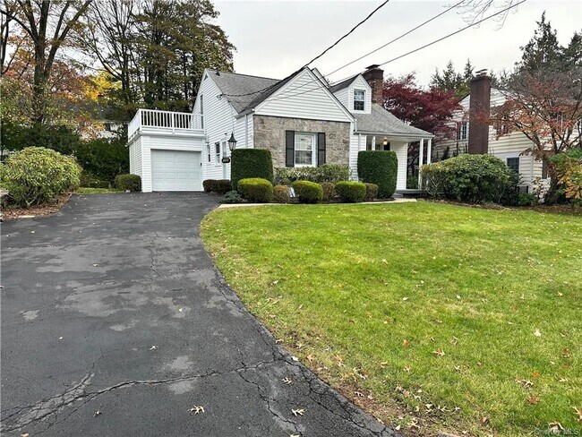 Foto del edificio - 219 Evandale Rd