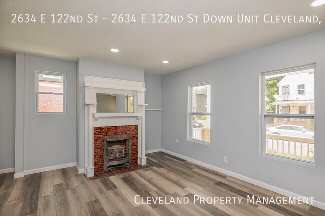 Foto del edificio - Newly Renovated Cleveland Duplex