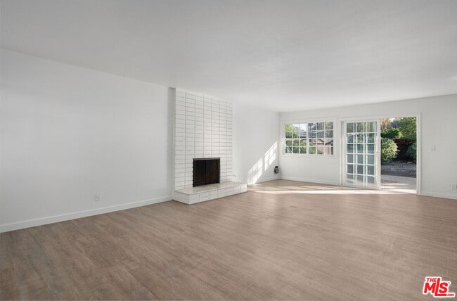 Foto del edificio - 24440 Martha St