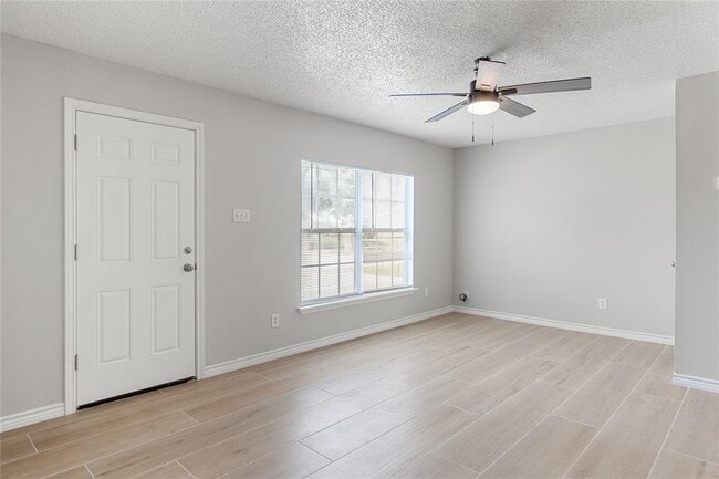 Building Photo - 108 Gm Ln