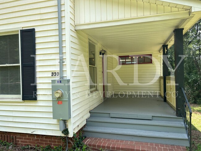 Building Photo - DRP Investments-3304/3306 Maple Road