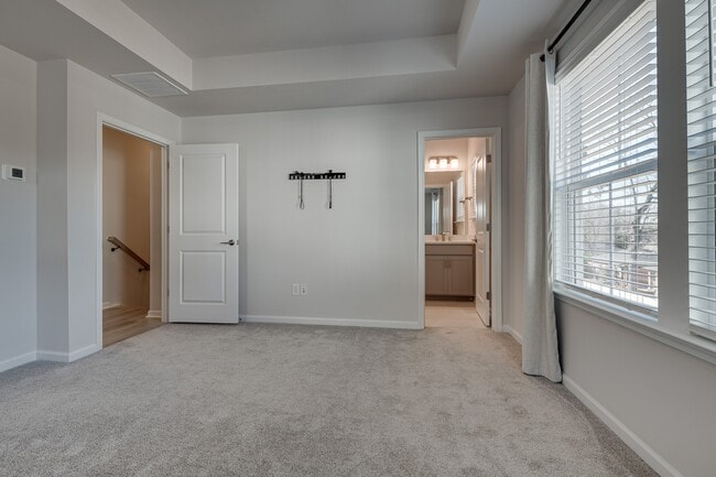 Foto del edificio - 6027 Towering Oaks Dr