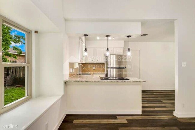 Building Photo - 3 br, 2 bath House - 1008 Ridgeline Dr -