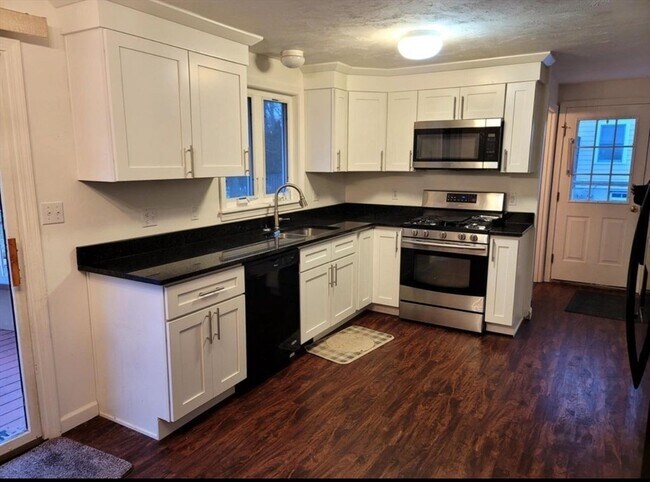Building Photo - 107 Laurelwood Dr