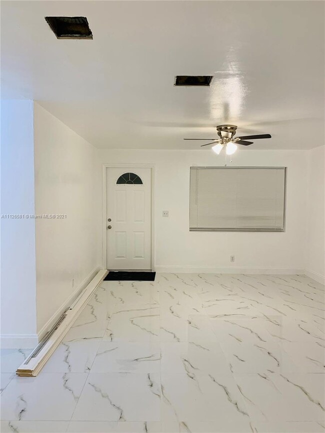 Building Photo - 5000 SW 92nd Terrace