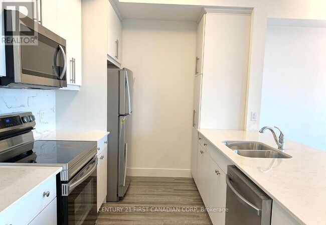 Photo du bâtiment - 234 Edgevalley Rd