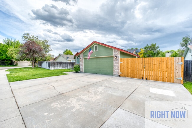 Building Photo - 6911 W Elm Brook Dr