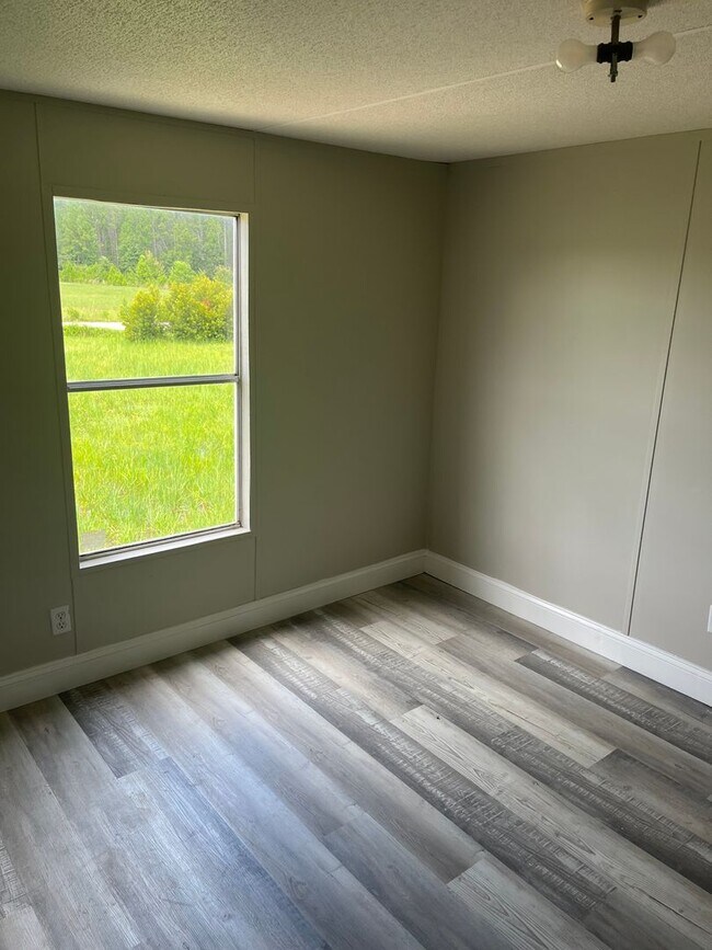 Foto del edificio - 2 bed 1 bath trailer in Hazlehurst GA