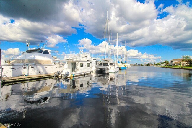 Building Photo - 333 Sunrise Cay