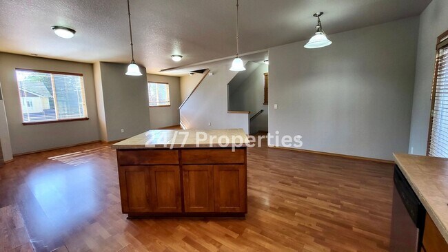Foto del edificio - Charming 4B/3BA Craftsman in Gresham!