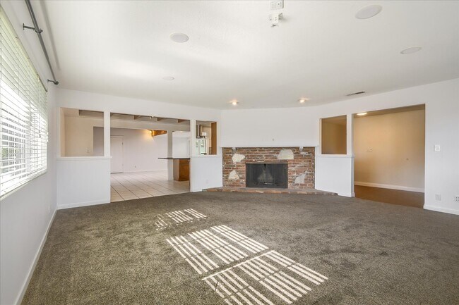 Building Photo - 13631 Fielding Dr
