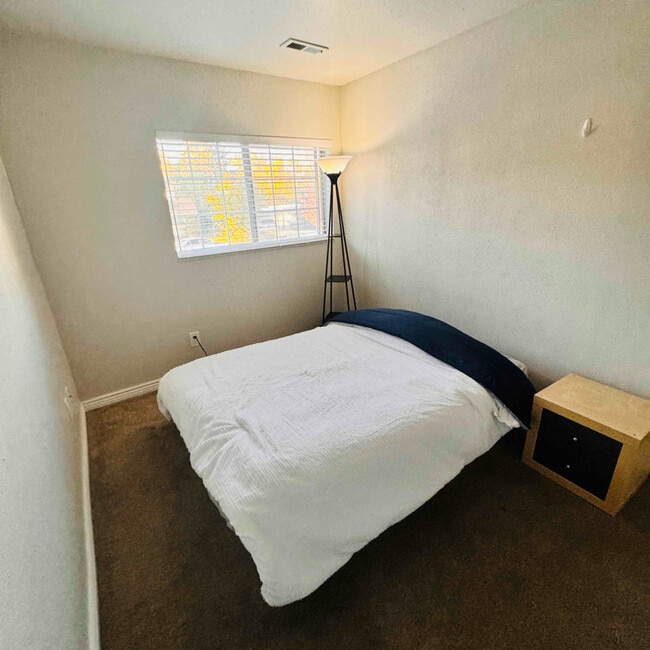 Photo - 546 E Delno Dr House