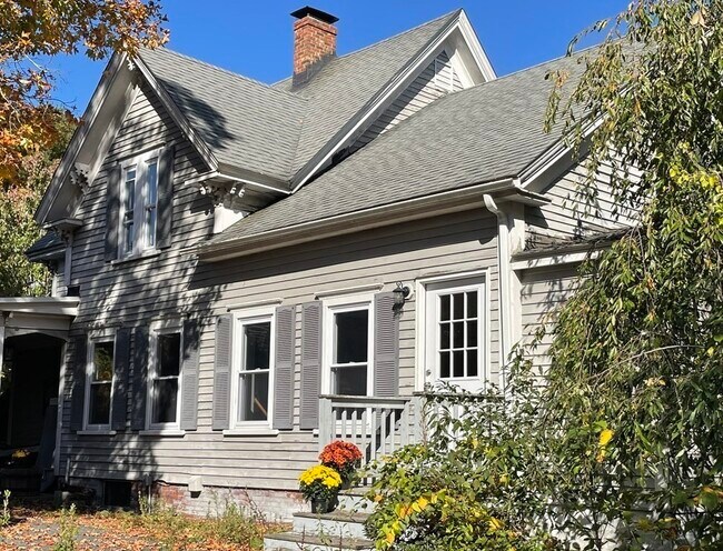 Building Photo - 353 Hartford Ave