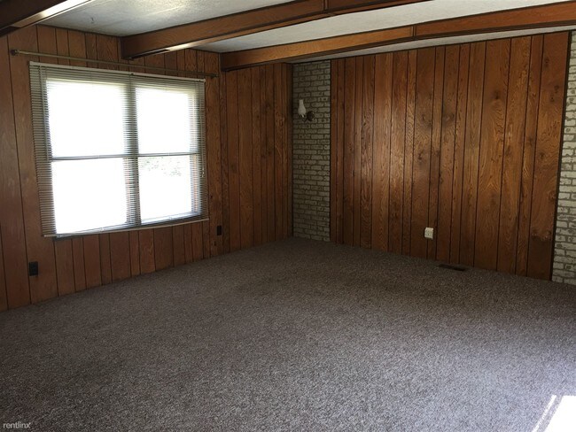 Building Photo - 1510 Tremper Rd