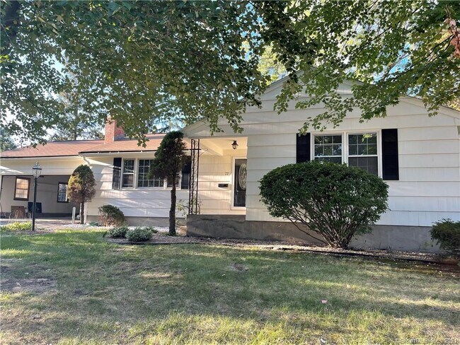 Building Photo - 72 College Dr