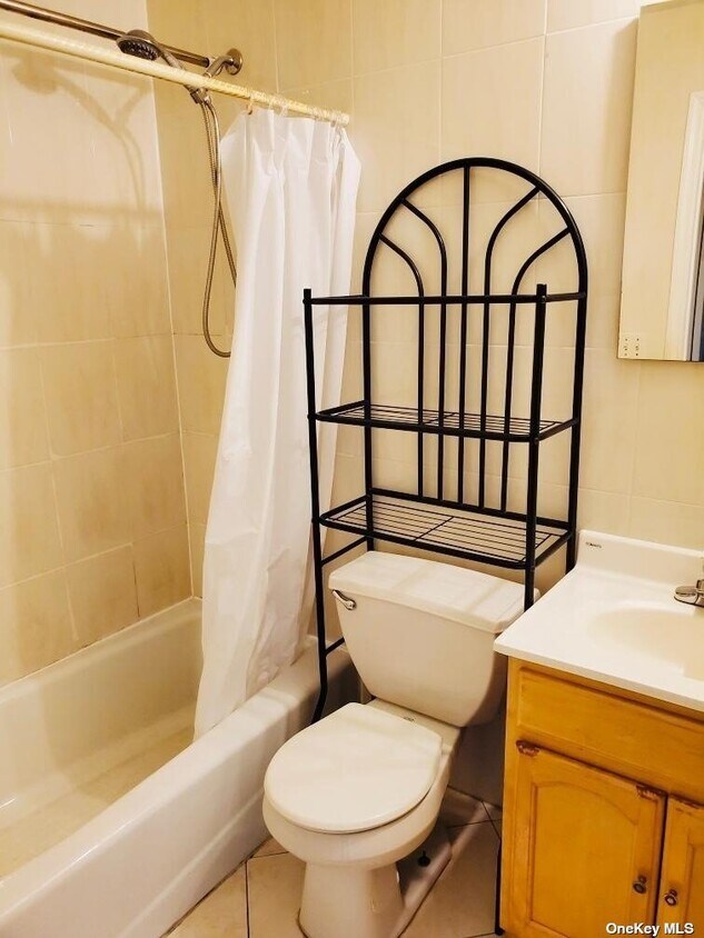 Building Photo - 137-36 Laburnum Ave