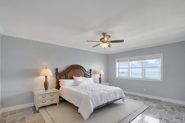 Building Photo - 2650  Lake Shore Dr Marina Grande  1105
