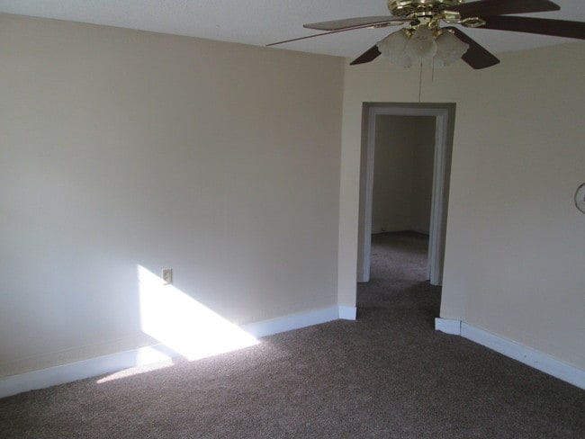 Building Photo - 1669 Douglas St