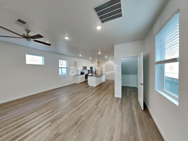 Foto del edificio - 23517 E 2nd Pl