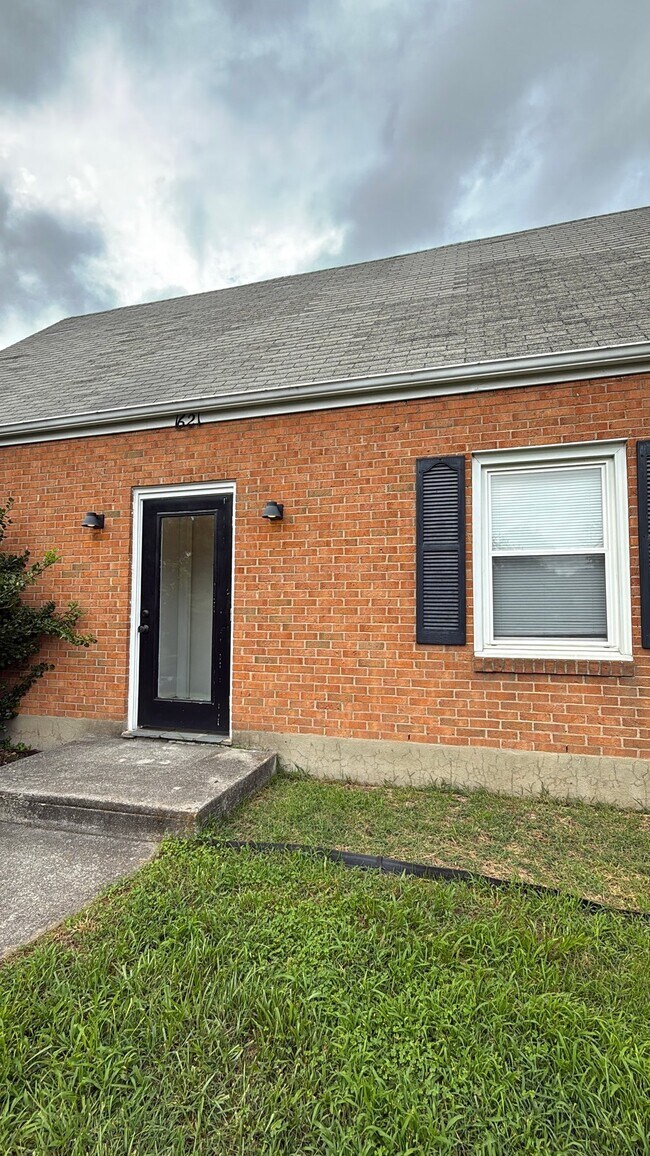 Foto del edificio - 1621 Brandon Ave SW