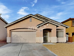 Building Photo - 1852 E Pyle Ave