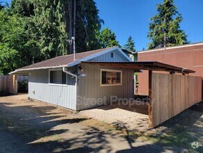Building Photo - 1140 SW Stamm Pl
