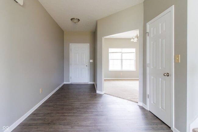 Building Photo - 856 Adena Ln