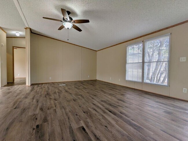 Building Photo - 16432 Hill Country Dr