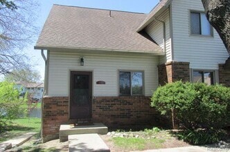 Building Photo - 7310 Bluewater Dr