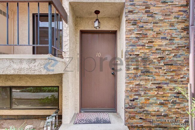 Building Photo - Unit 10